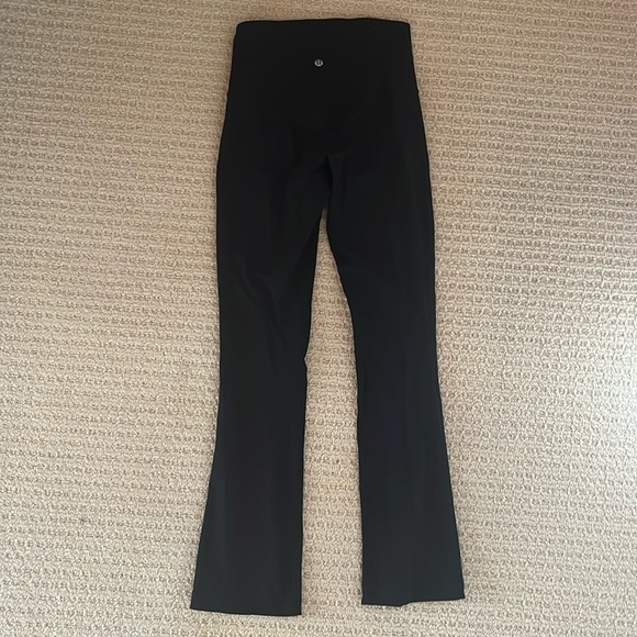 Lululemon flare pants size 4 - Picture 3 of 3